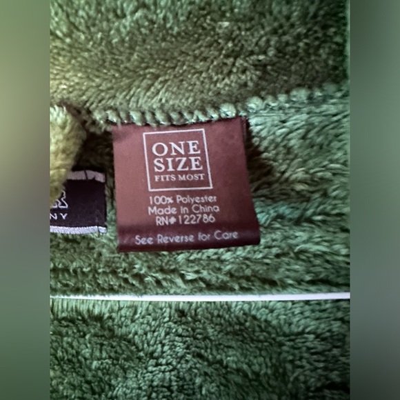 Bath Robe - Picture 4 of 5